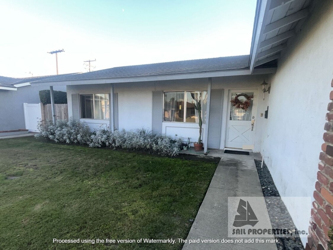 Foto del edificio - Beautiful 3-Bedroom Home in the Heart of Fountain Valley