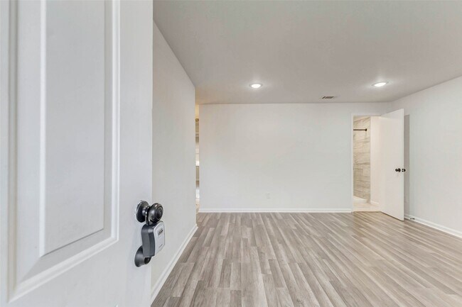 Foto del edificio - 3715 Heatherbloom Dr