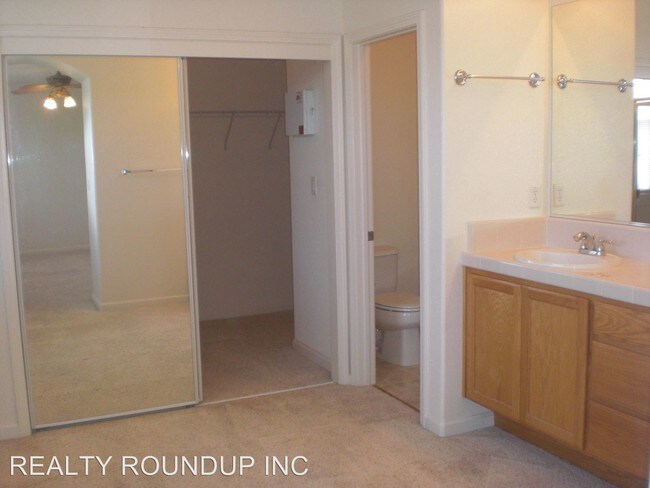 Building Photo - 4 br, 3 bath House - 9748 Ruddy Duck Way