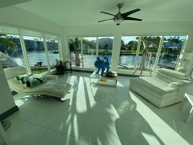 Foto del edificio - 12388 N Bayshore Dr