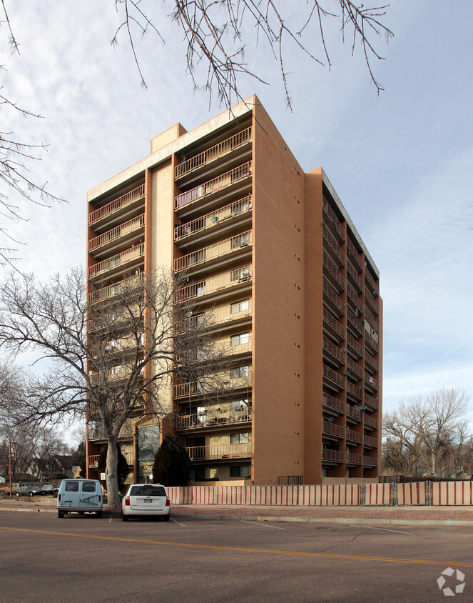 Foto del edificio - Centennial Plaza Apartments