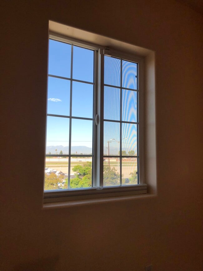 900 S Dwight Ave, Compton, CA 90220 Townhome Rentals in Compton CA