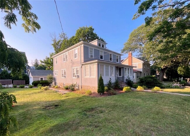 Building Photo - 306 Soundview Ave