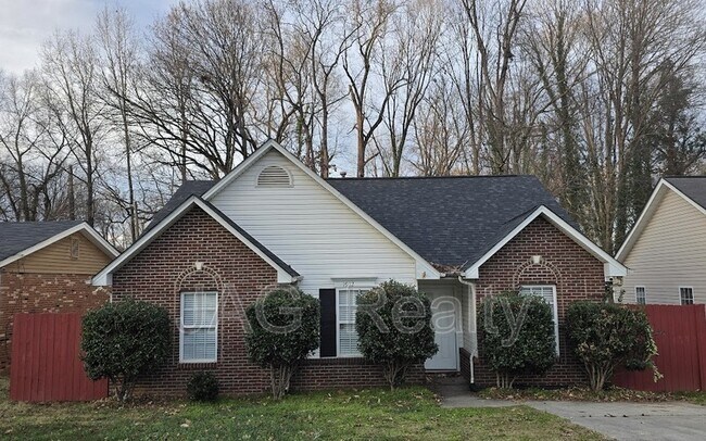 Foto del edificio - 1912 Holly St