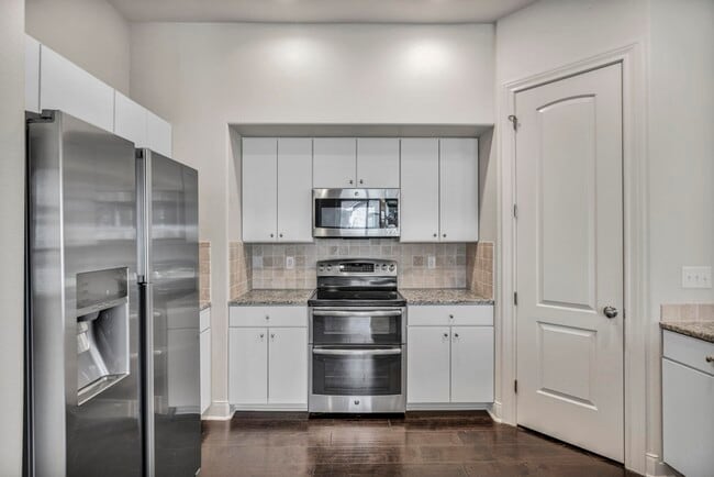 Building Photo - 307 Enclave Cir