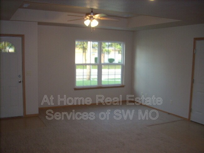 Building Photo - 617 Rilynn Ave