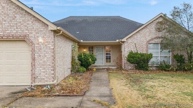 Building Photo - 7922 N 125th E Ave