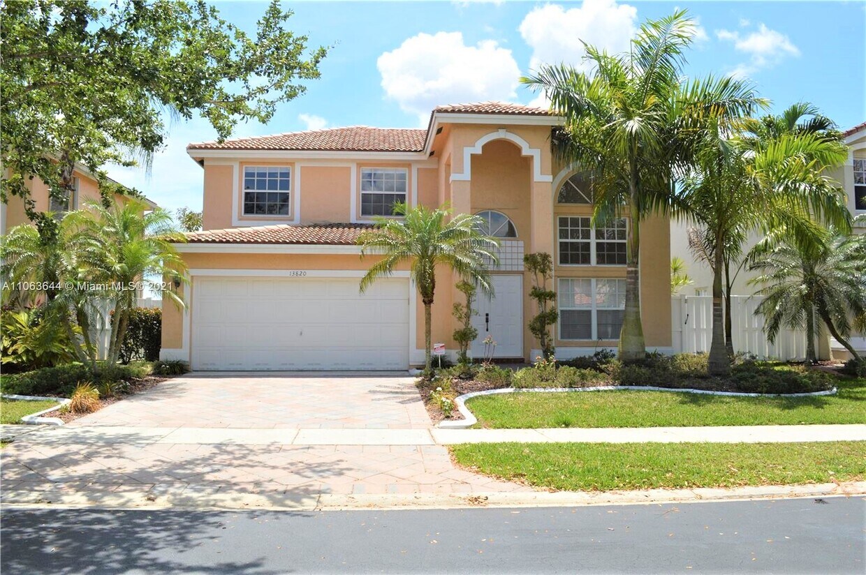 Primary Photo - 13820 NW 22nd St