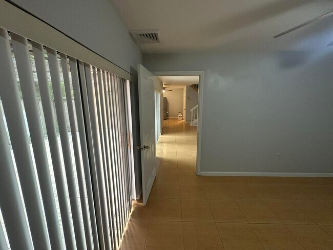 Foto del edificio - 417 4th Ln