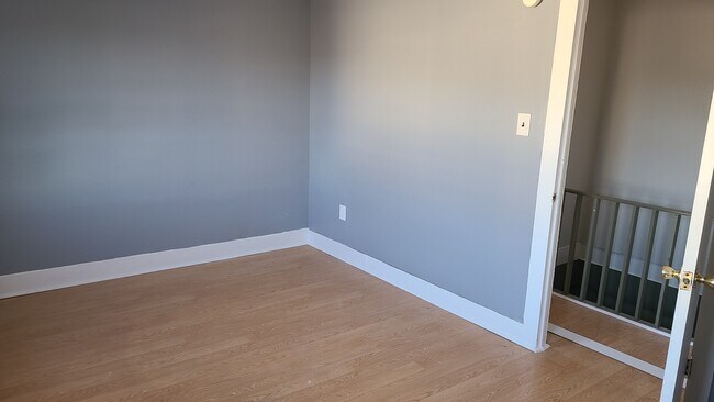 Bedroom - 111 Welles St