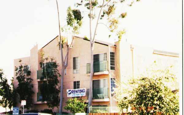 Primary Photo - 14922 Victory Blvd