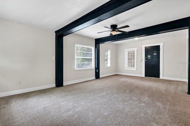 Foto del edificio - 2113 Harrison Ave