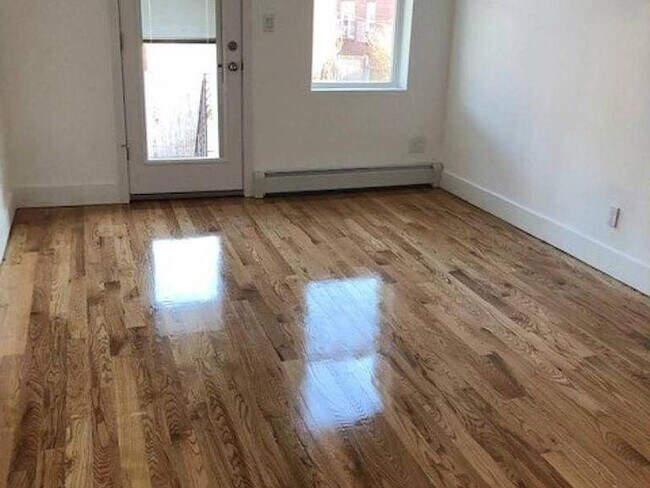 Foto del edificio - 1153 E 53rd St