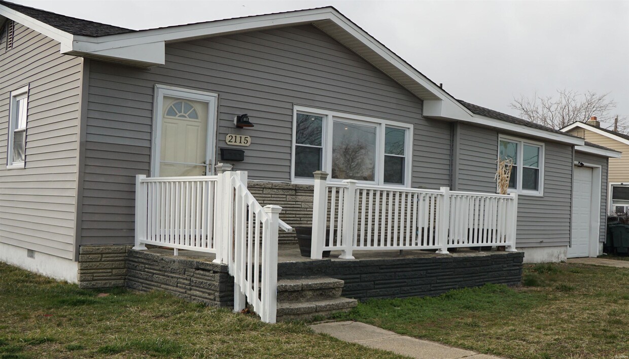 Primary Photo - 2115 Hamilton Ave