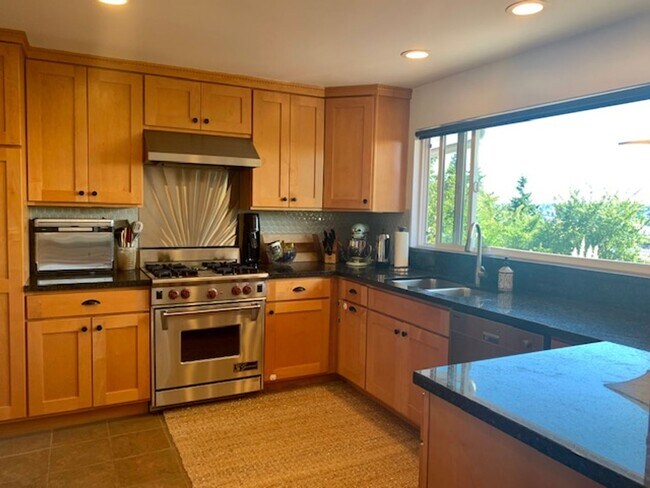 Building Photo - Spacious 4 Bedroom Magnolia Home Available June 12th