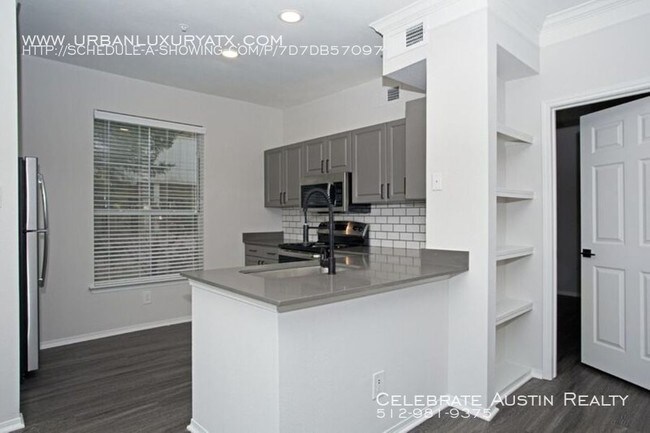 Building Photo - Statehouse