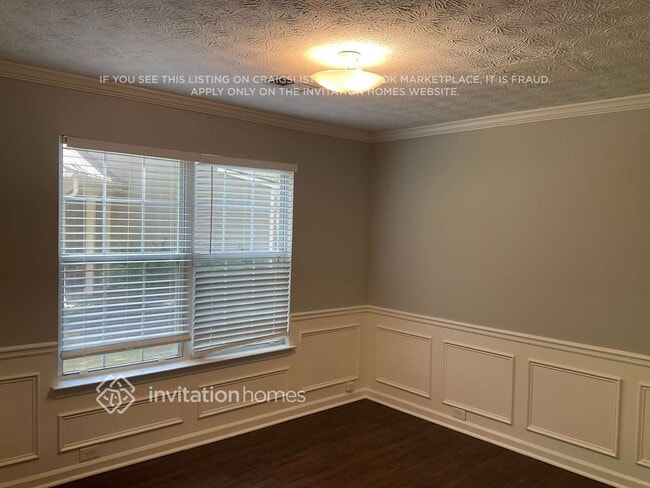 Building Photo - 28 Whitlock Square SW