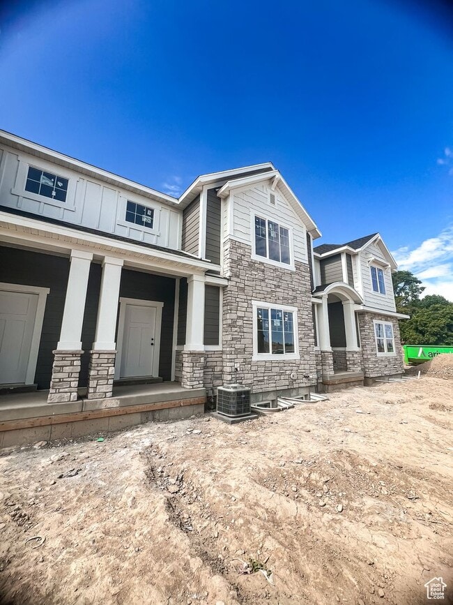 Building Photo - 318 W 2280 S