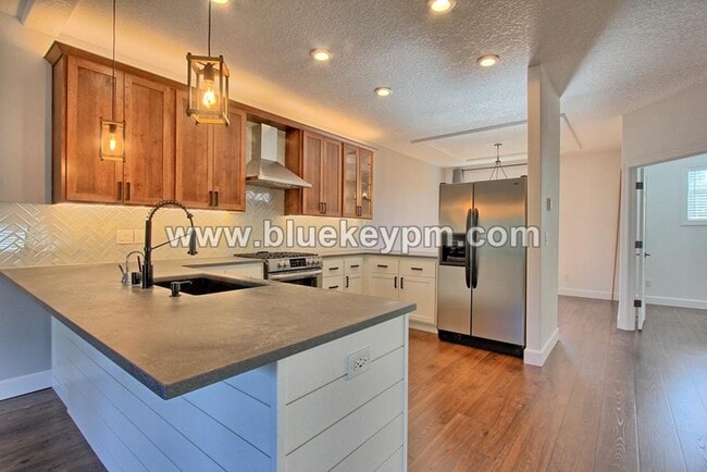 Foto del edificio - 3 Bed, 3.5 Baths Townhome With Garage Leve...
