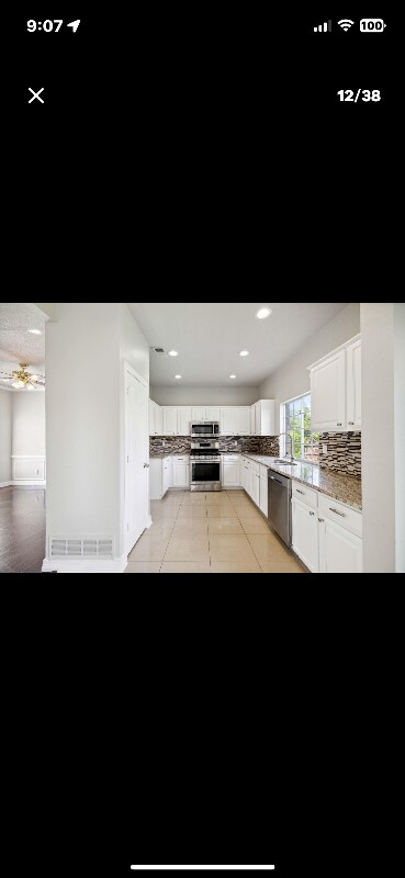 Building Photo - 344 Parkview Dr