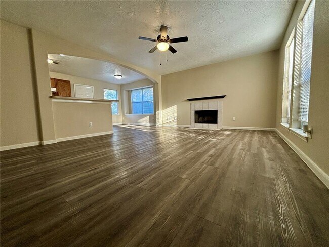 Building Photo - 14113 Broken Arrow Dr