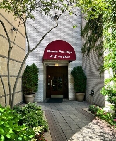 Foto del edificio - 40 E 9th St