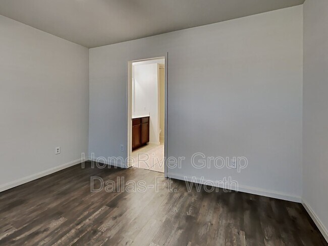 Building Photo - 318 Lavaca Dr