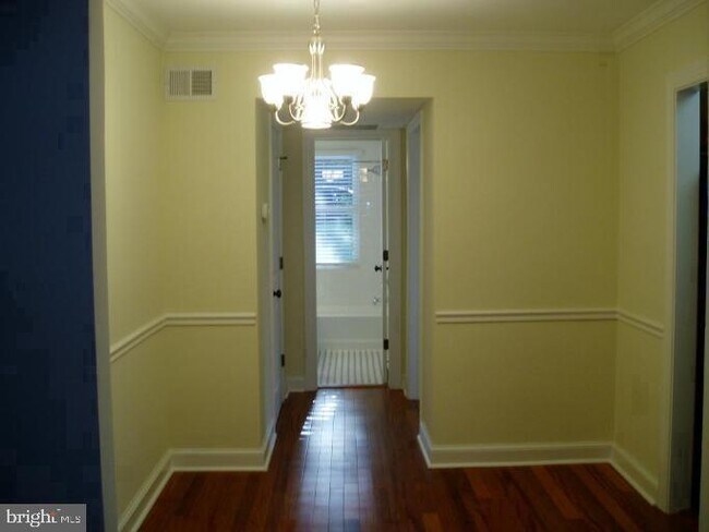 Foto del edificio - 722 S Washington St