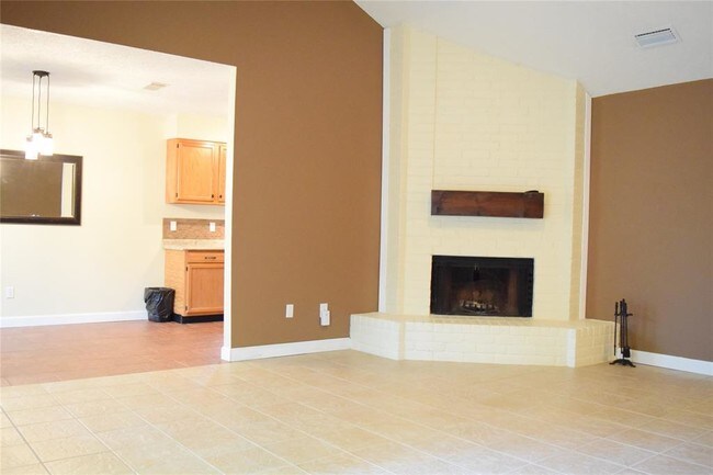 Foto del edificio - 6619 Kearney Dr
