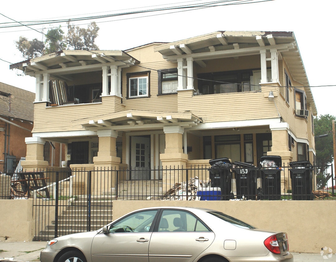 Building Photo - 137 N Burlington Ave
