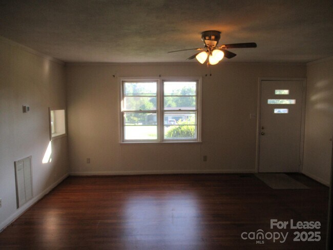 Foto del edificio - 2084 Shuford Rd