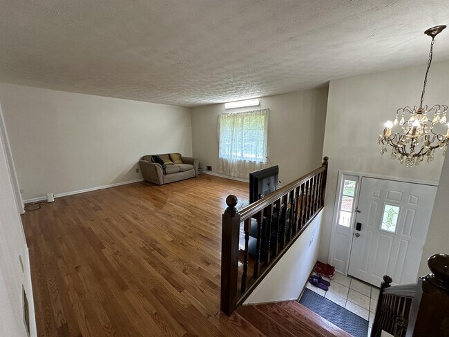 Building Photo - 4666 Mercer Rd