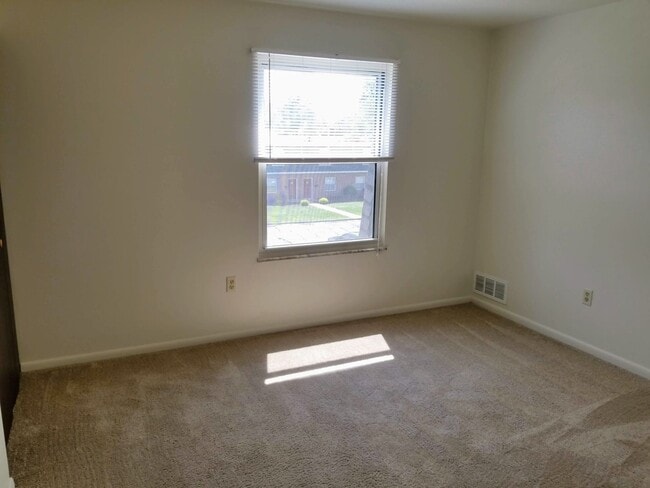 Building Photo - Wonderful 1BD in Great Downtown Zelienople...