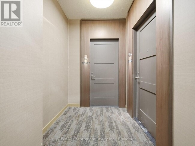 Building Photo - 300 Front St W