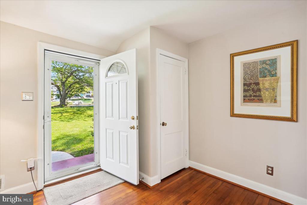 Primary Photo - 1806 Arcola Ave
