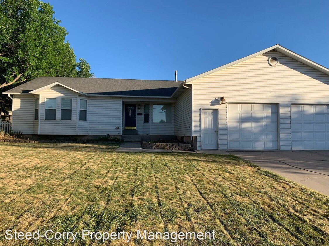 Primary Photo - 6 br, 4 bath House - 965 W. 600 S.