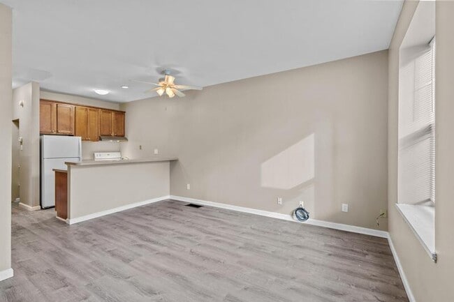 Building Photo - 3831 McRee Ave