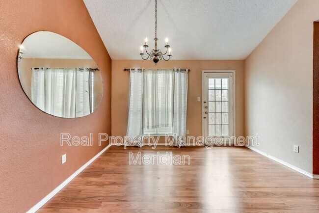Foto del edificio - 8008 Cannonwood Dr