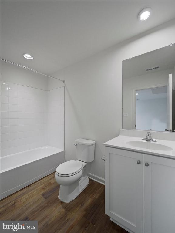 Building Photo - 266 Clifton Mnr