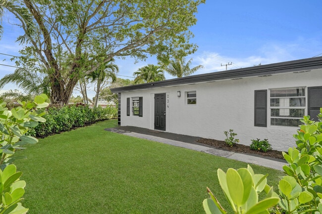 Building Photo - 234 NE 14th Ave