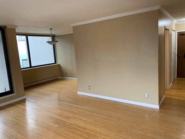 Living room, nook, hallway - 2100 3rd Ave