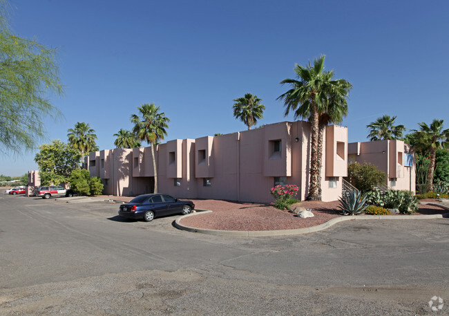 Building Photo - Flamingo Suites