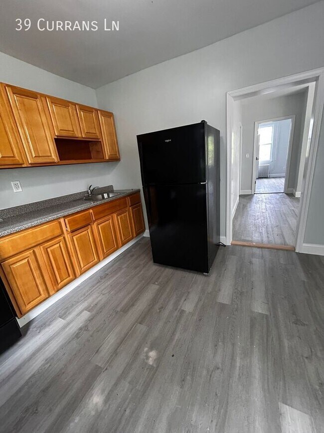 Building Photo - 39 Currans Ln