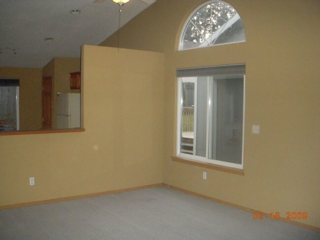 Building Photo - 8525 NE 15th St