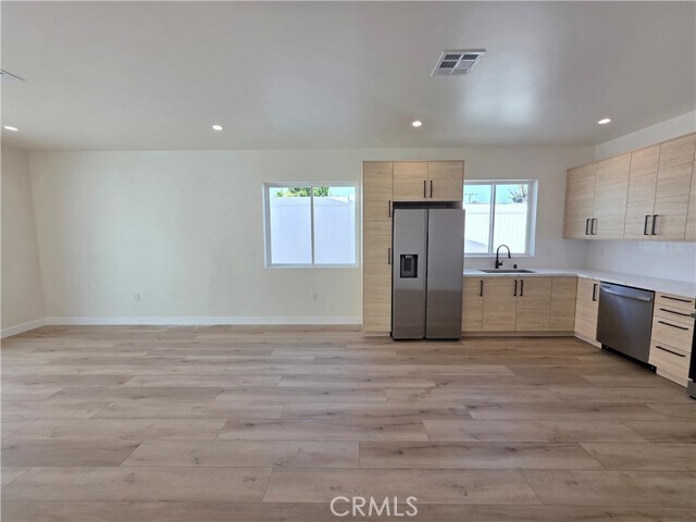 Foto del edificio - 17101 Kingsbury St