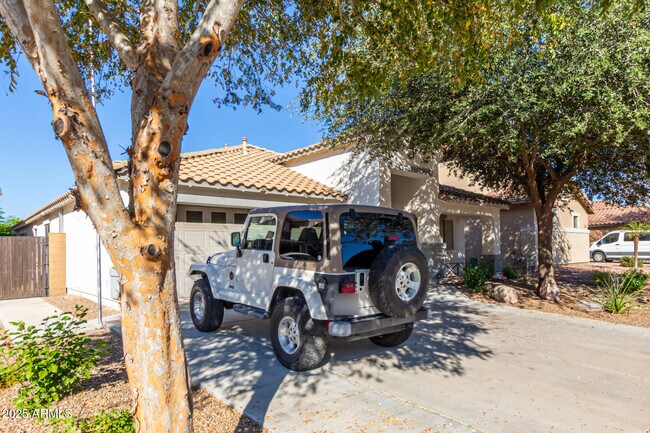 Foto del edificio - 1444 E Baker Dr