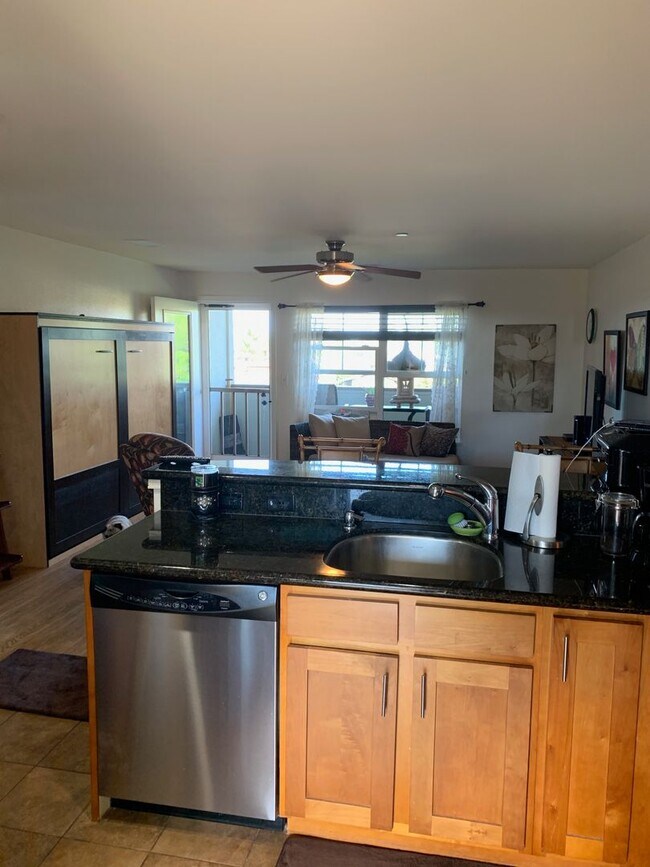 Foto del edificio - Pet Friendly, Breakers Studio w/ AC & WD, ...