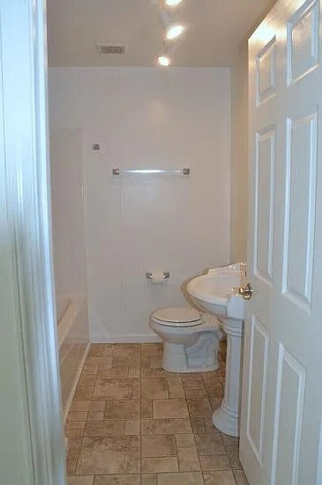 Foto del edificio - 701 N Florence St