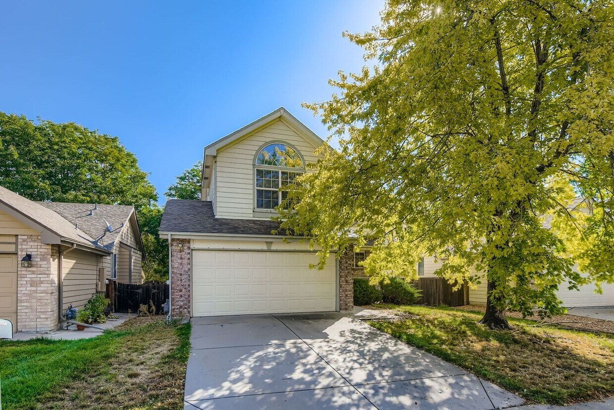 Primary Photo - Bright & Spacious 3-Bedroom Home in Fox Run