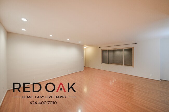 Foto del edificio - ~2 Weeks FREE~ Delightful Three Bedroom Fe...